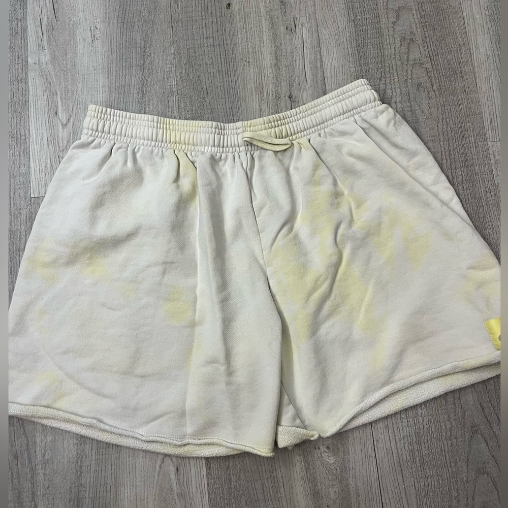 ALO Women's White and Yellow Shorts tie dye faded yellow and white size L